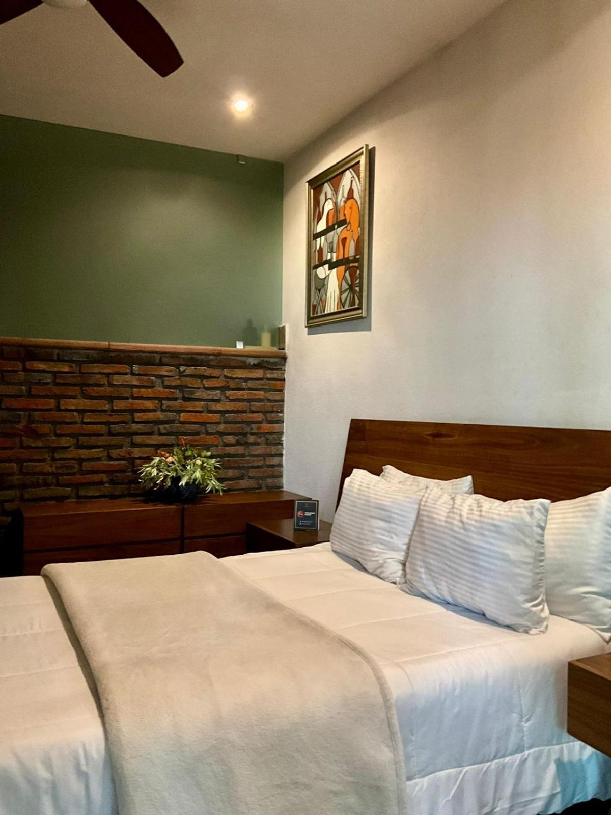 Casa Carmona 33 Ξενοδοχείο Querétaro Δωμάτιο φωτογραφία